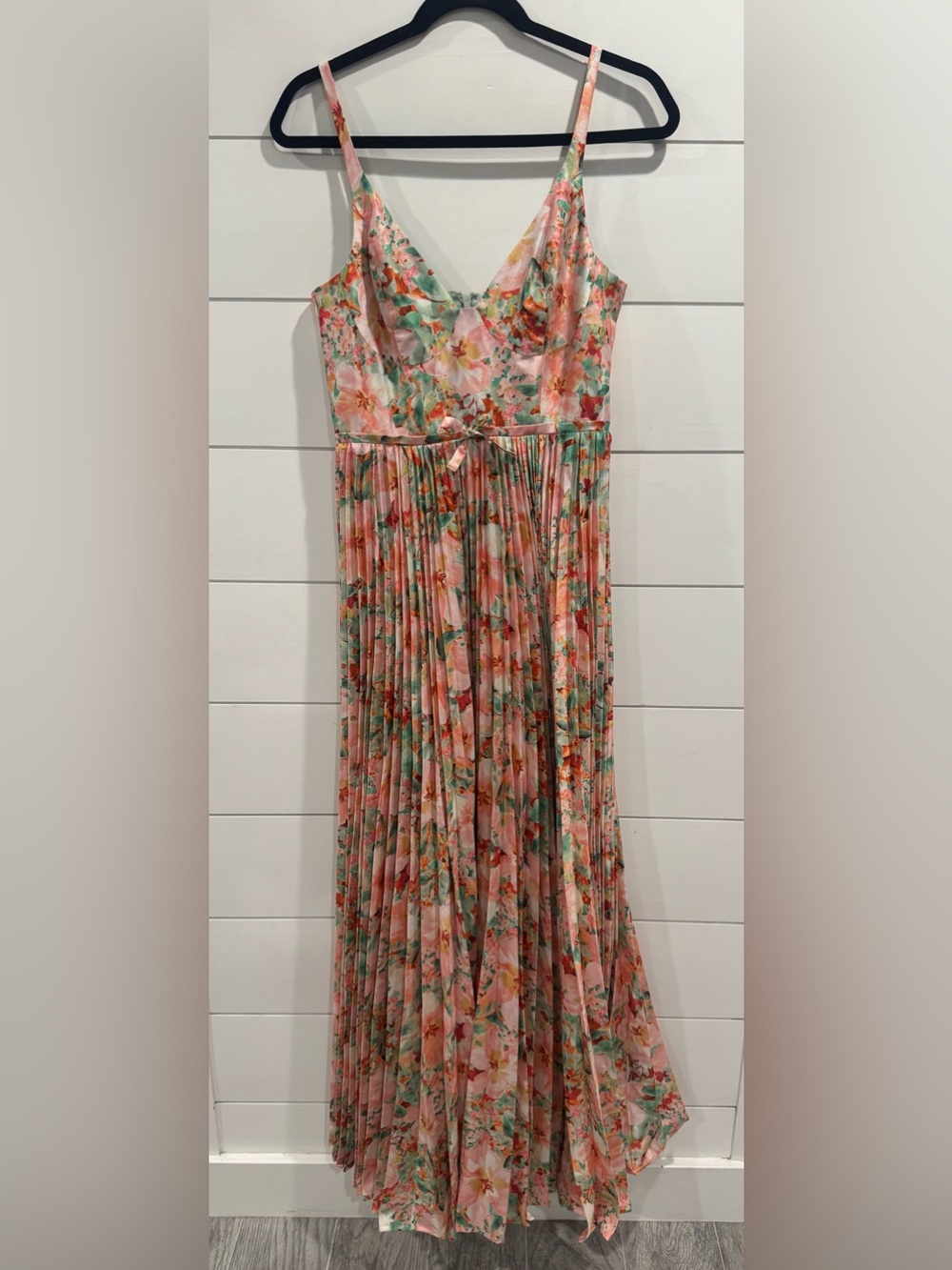 NWT Hutch Kylan floral pleated maxi dress - Picture 6 of 11